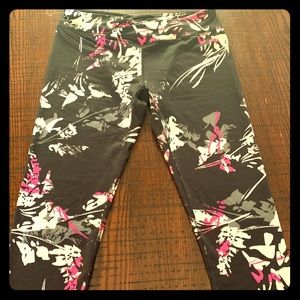 Fabletics capri leggings